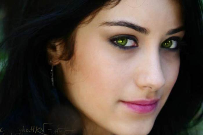 Hazal Kaya